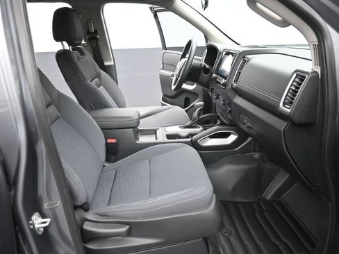 Used 2022 Nissan Frontier SV RWD image 12