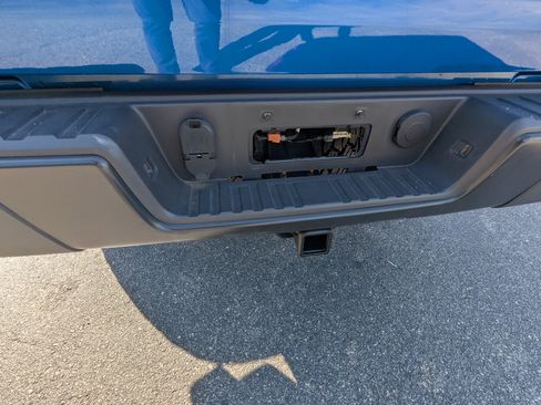 Used 2020 Chevrolet Colorado ZR2 image 31