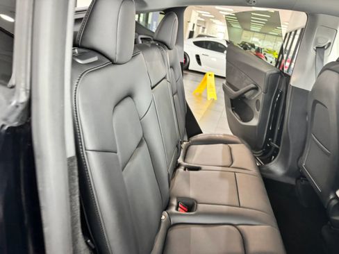 Used 2023 Tesla Model Y Long Range image 16