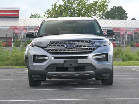 Used 2022 Ford Explorer Limited AWD/4WD image 35