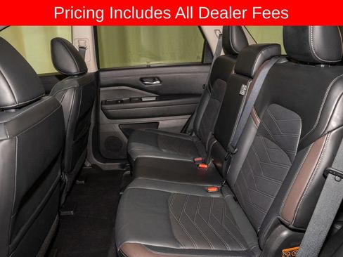 Used 2022 Nissan Pathfinder Platinum w/ Cargo Package AWD/4WD image 8