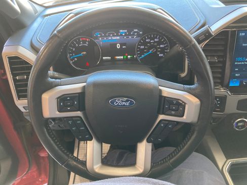 Used 2022 Ford F350 Lariat w/ Lariat Ultimate Package AWD/4WD image 32