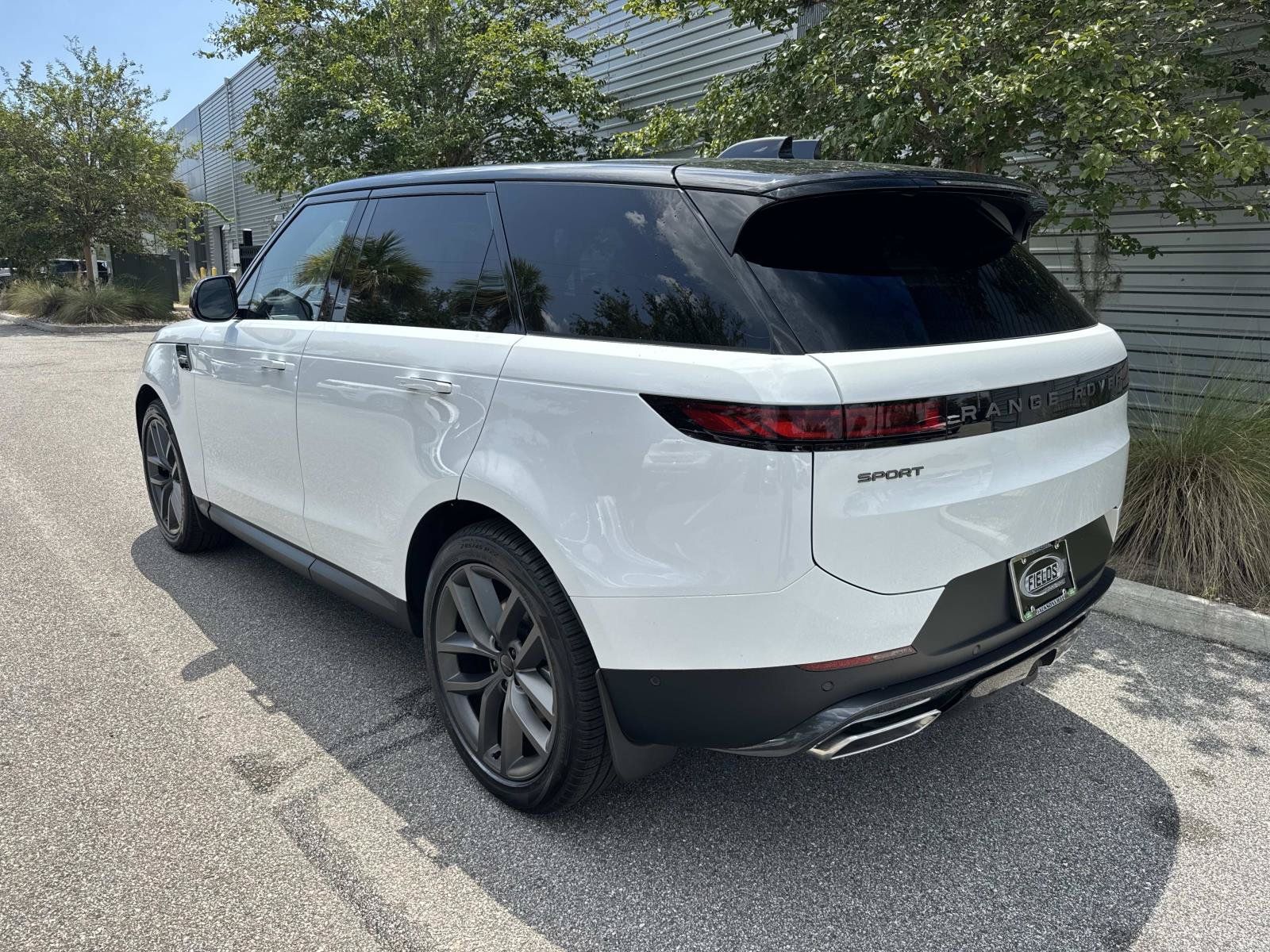 New 2026 Land Rover Range Rover Sport SE AWD/4WD image 3