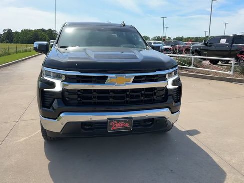 Used 2025 Chevrolet Silverado 1500 LT AWD/4WD image 2