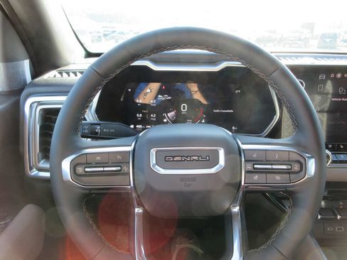 New 2026 GMC Canyon Denali AWD/4WD image 17