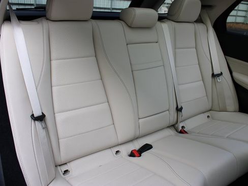 Used 2024 Mercedes-Benz GLE 450e 4MATIC w/ Warmth & Comfort Package image 16