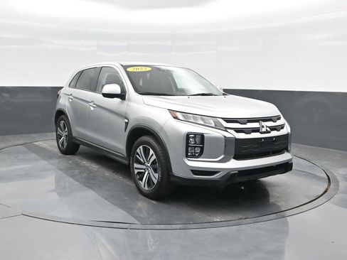 Used 2025 Mitsubishi Outlander Sport ES AWD/4WD image 1