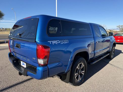 Used 2016 Toyota Tacoma TRD Sport image 6