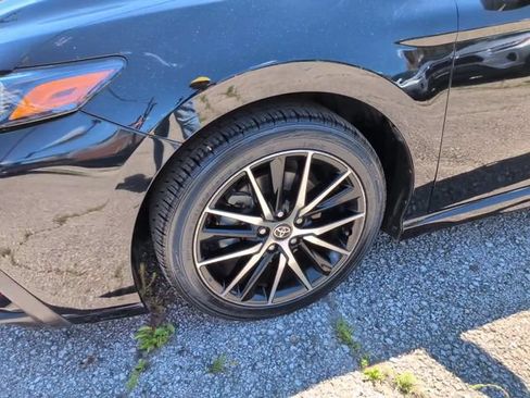 Used 2024 Toyota Camry SE FWD image 7