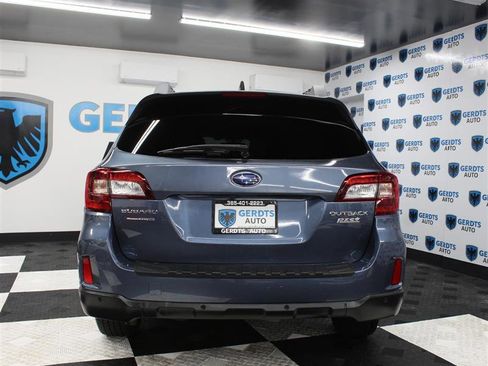 Used 2017 Subaru Outback 2.5i Limited image 3