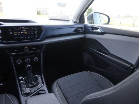 Certified 2023 Volkswagen Taos SE AWD/4WD image 23