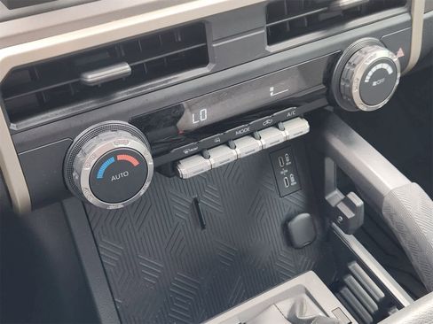 Used 2024 Toyota Tacoma TRD Sport image 19