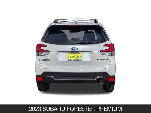Used 2023 Subaru Forester Premium AWD/4WD image 9