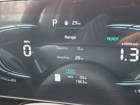Certified 2025 Kia Niro EX w/ EX Cold Weather Package image 18