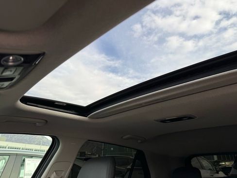 Certified 2023 Kia Niro SX Touring image 23