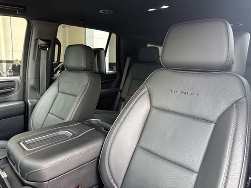 Used 2023 GMC Yukon Denali w/ Advanced Technology Package AWD/4WD image 51