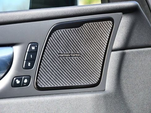 Used 2023 Volvo XC60 B5 Plus w/ Climate Package image 10