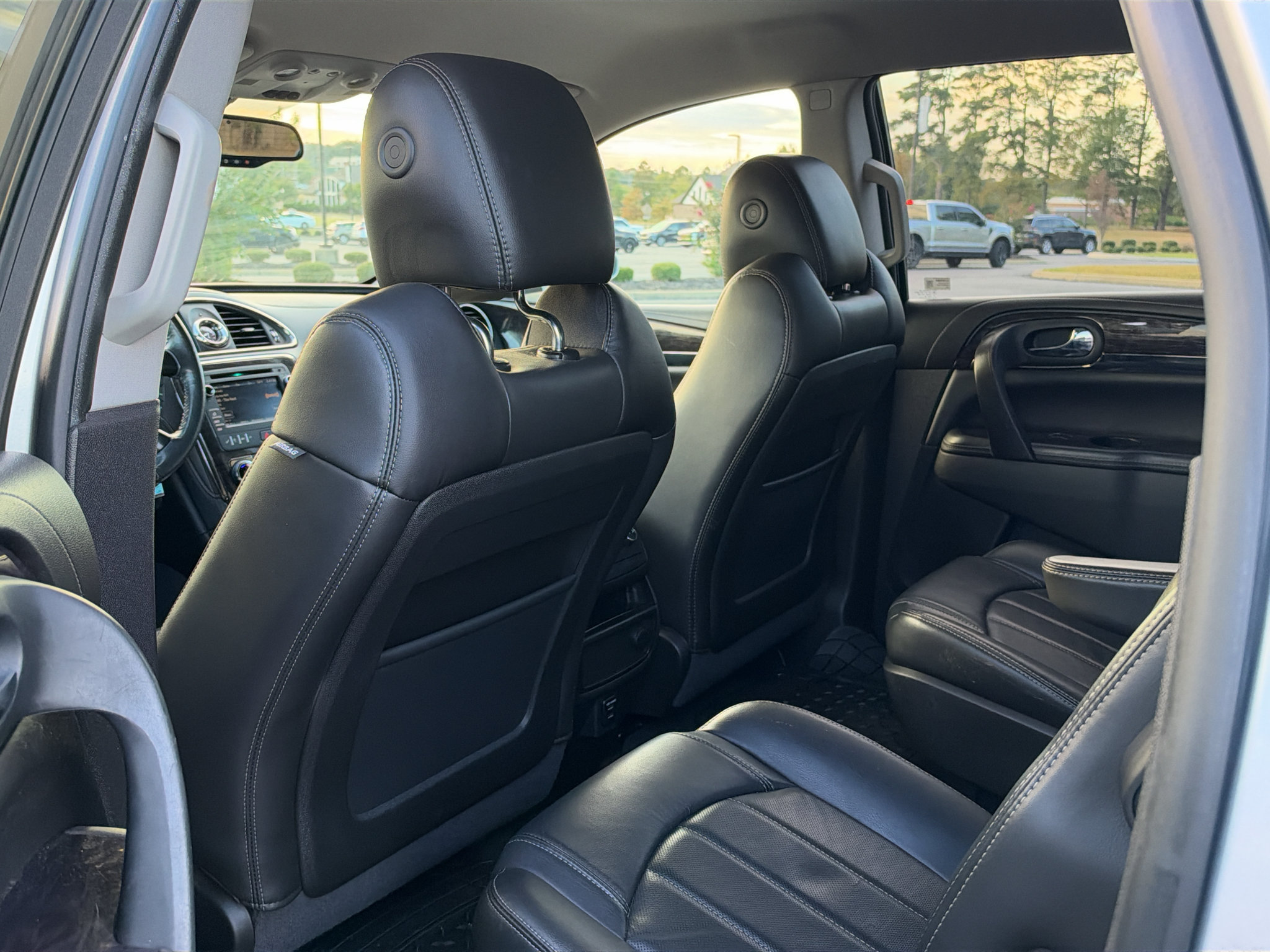 Used 2015 Buick Enclave Leather FWD image 12