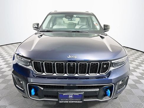 Used 2022 Jeep Grand Cherokee Overland w/ Advanced Protech Group III image 4