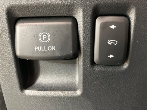 Used 2023 Ford Expedition Platinum image 20