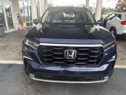 Used 2024 Honda Pilot Touring image 2