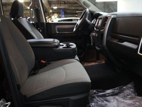 Used 2024 RAM 1500 Classic SLT image 22