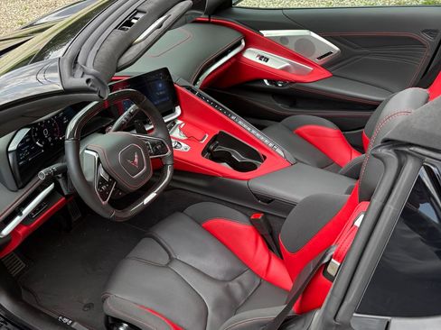 Used 2024 Chevrolet Corvette Z06 RWD image 3