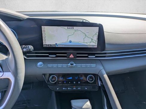 Used 2024 Hyundai Elantra SEL w/ Convenience Package FWD image 15