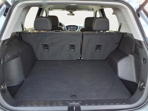 Used 2023 GMC Terrain SLE w/ Driver Convenience Package image 30