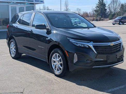 Used 2024 Chevrolet Equinox LT AWD/4WD image 3