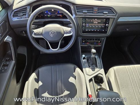 Used 2023 Volkswagen Tiguan SE w/ Panoramic Sunroof Package FWD image 14