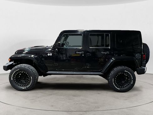 Used 2015 Jeep Wrangler Unlimited Sahara image 3