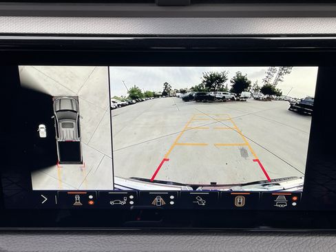 Used 2024 GMC Sierra 1500 Denali w/ Technology Package AWD/4WD image 24
