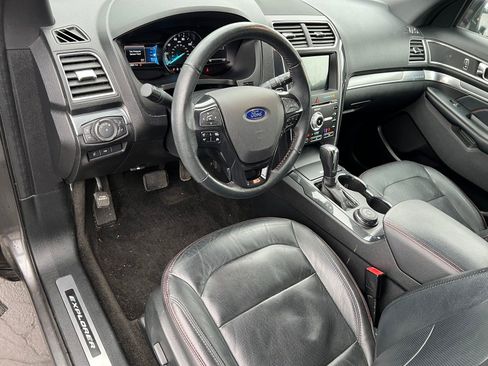 Used 2018 Ford Explorer Sport w/ Equipment Group 401A image 9