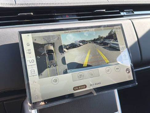 New 2026 Land Rover Range Rover Long Wheelbase SE AWD/4WD image 24