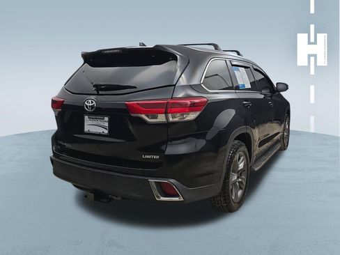Used 2019 Toyota Highlander Limited FWD image 4