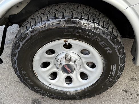 Used 2013 GMC Savana 1500 image 17