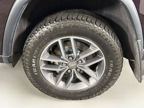 Used 2018 Jeep Grand Cherokee Limited AWD/4WD image 36