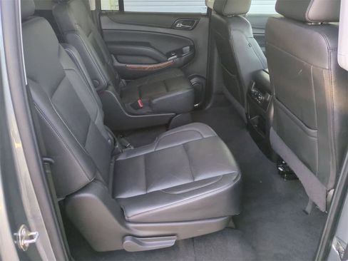 Used 2020 Chevrolet Suburban Premier image 21