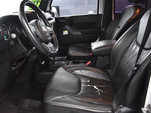 Used 2013 Jeep Wrangler Unlimited Sport AWD/4WD image 9
