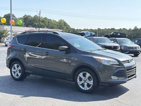 Used 2016 Ford Escape SE w/ Equipment Group 201A FWD image 8