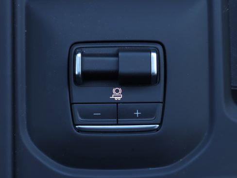 Used 2026 GMC Sierra 3500 Denali Ultimate w/ LPO, Black Badging Package image 27