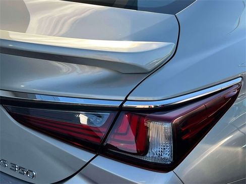 Certified 2023 Lexus ES 350 w/ Premium Package image 9
