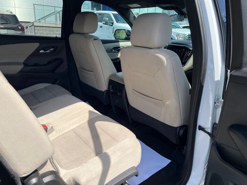 Used 2023 Chevrolet Traverse LS FWD image 45