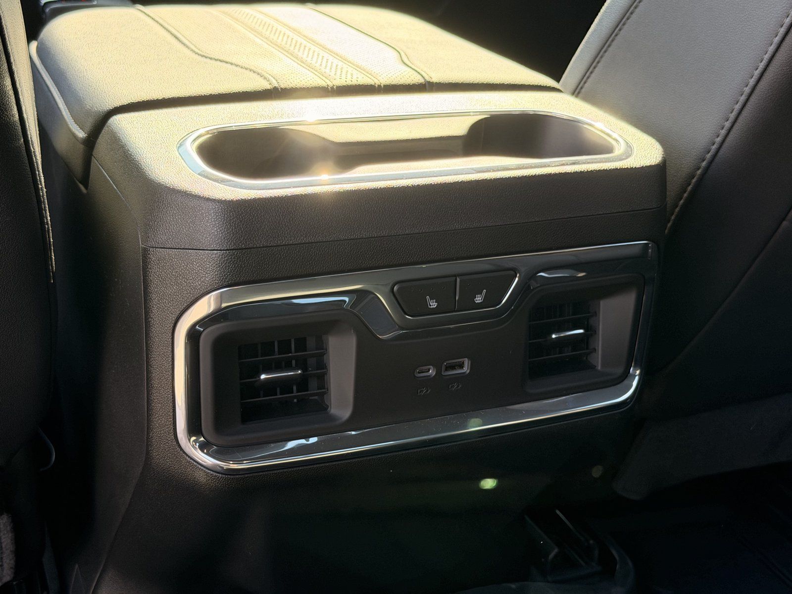 Used 2025 Chevrolet Silverado 1500 High Country w/ High Country Premium Package AWD/4WD image 38