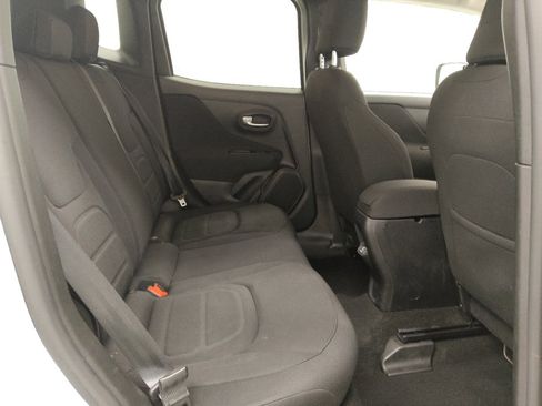 Used 2020 Jeep Renegade Latitude AWD/4WD image 19
