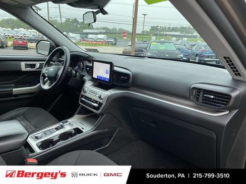 Used 2021 Ford Explorer XLT w/ Class III Trailer Tow Package AWD/4WD image 32