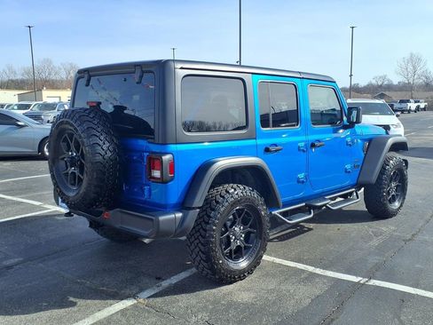 Used 2025 Jeep Wrangler Willys image 7