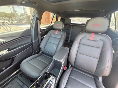 Used 2026 Chevrolet Trax RS w/ Sunroof Package FWD image 24