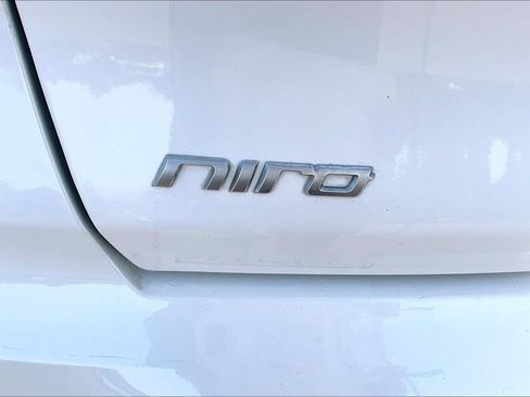 Used 2022 Kia Niro LXS FWD image 26
